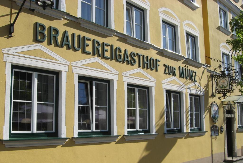 Brauereigasthof Zur Muenz Seit 1586 Hotel Günzburg Exterior foto